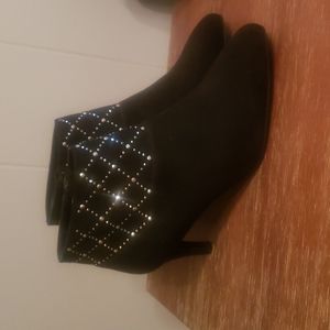 Beautiful East 5th Boots 😍